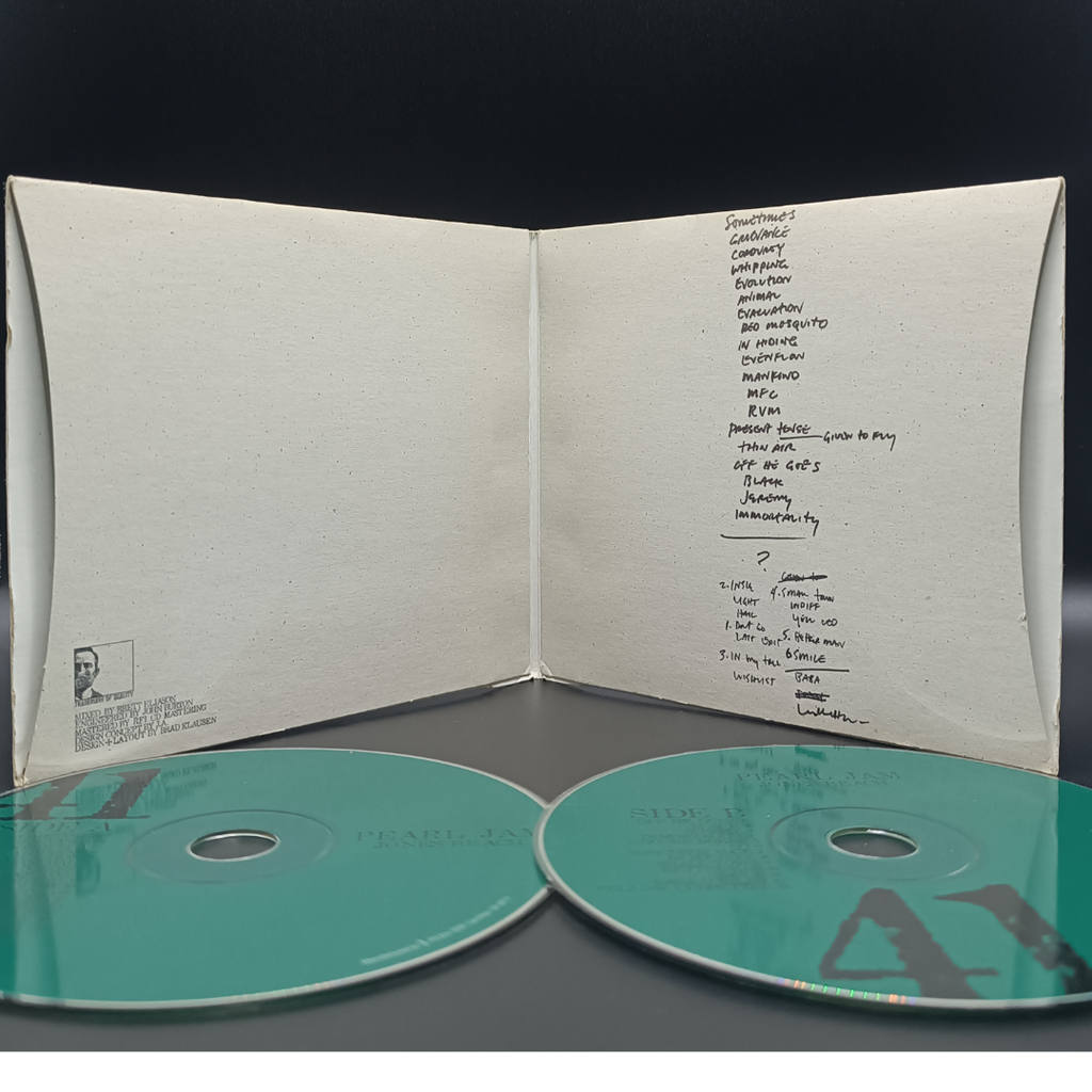 Pearl Jam - #41 8/25/00, Jones Beach Amphitheater, Wantagh, New York 2CD