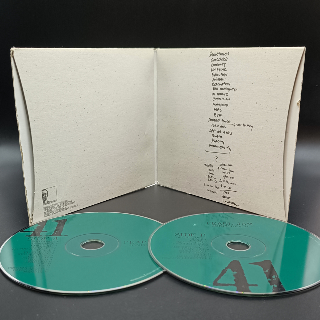 Pearl Jam - #41 Jones Beach New York August 25th, 2000 2CD