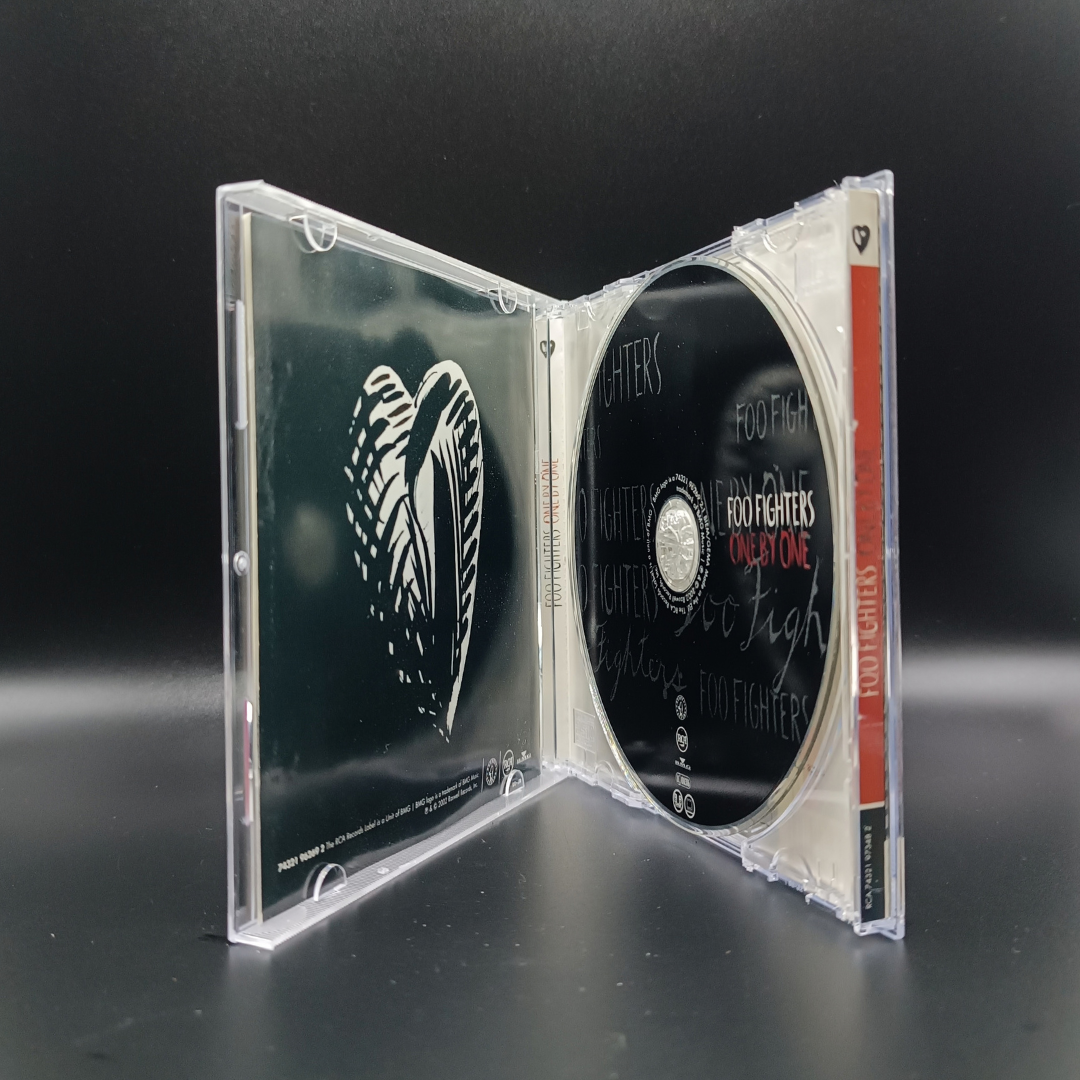 Foo Fighters - One By One (carátula blanca) CD